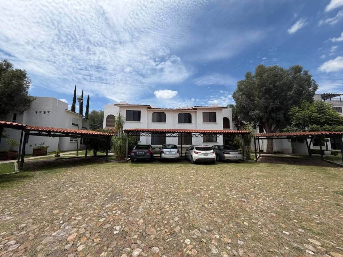 Privada