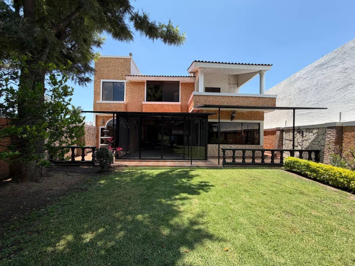 Jardín trasero