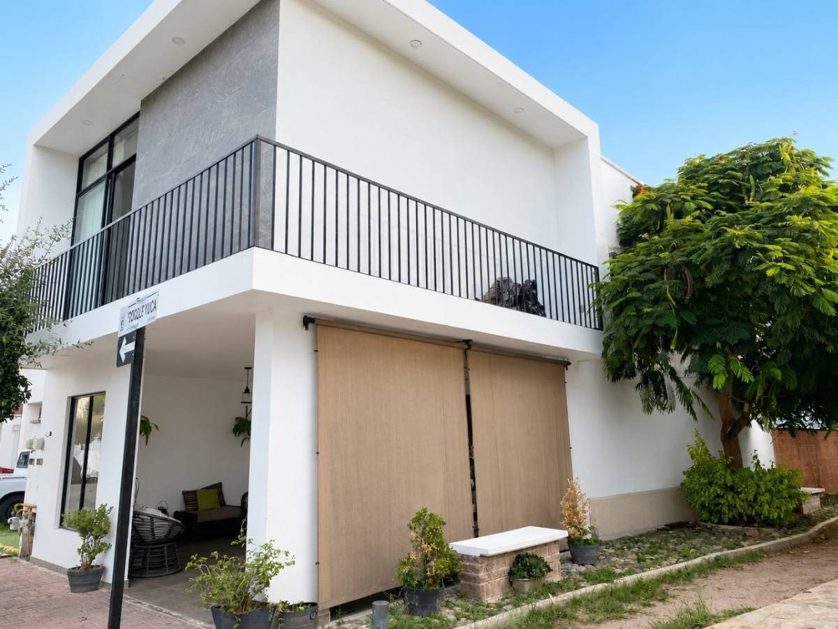 Fachada con balcón