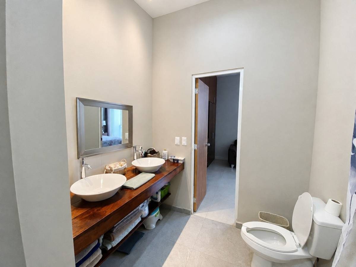 Baño de la recámara principal