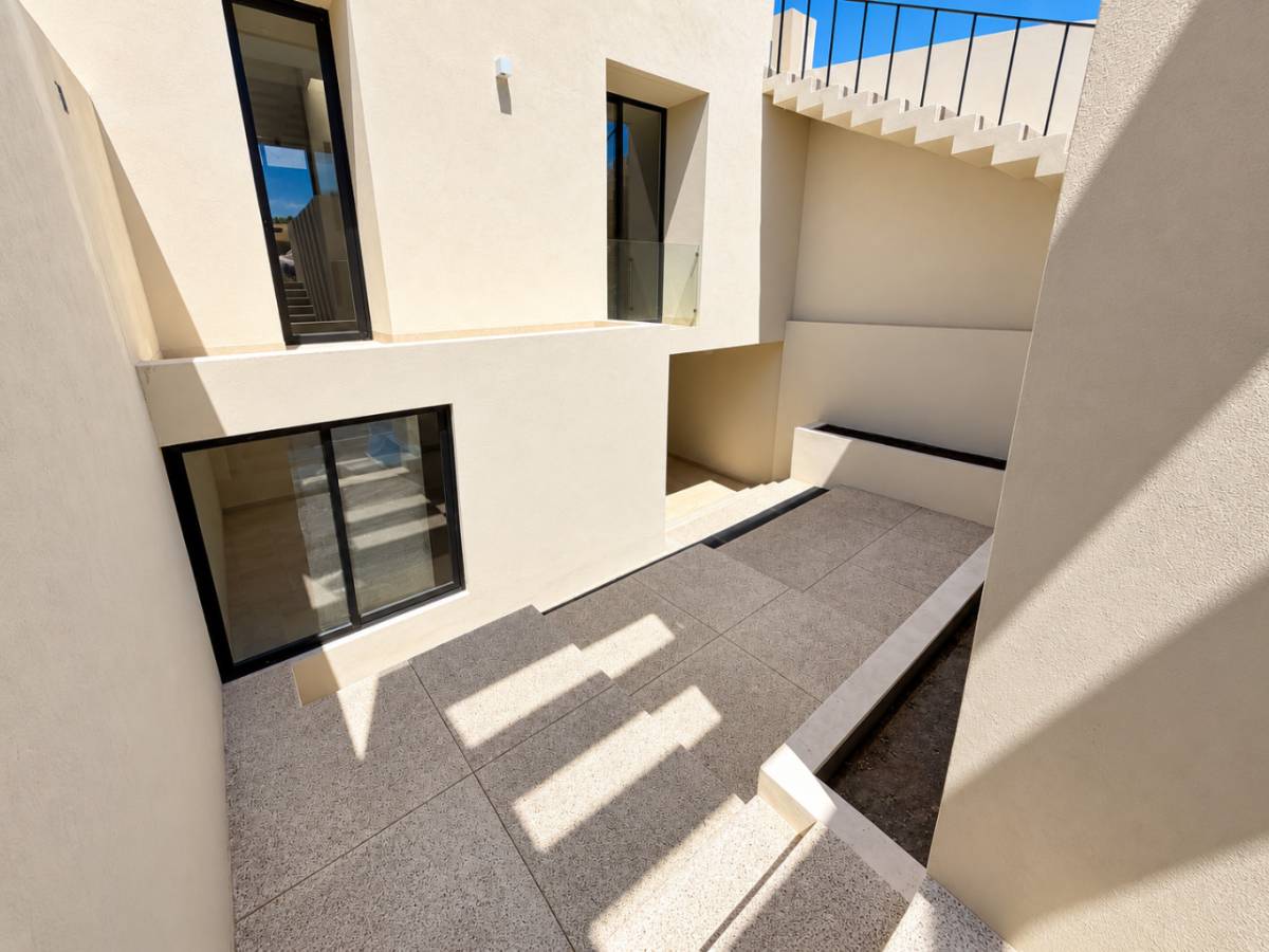 Patio de acceso