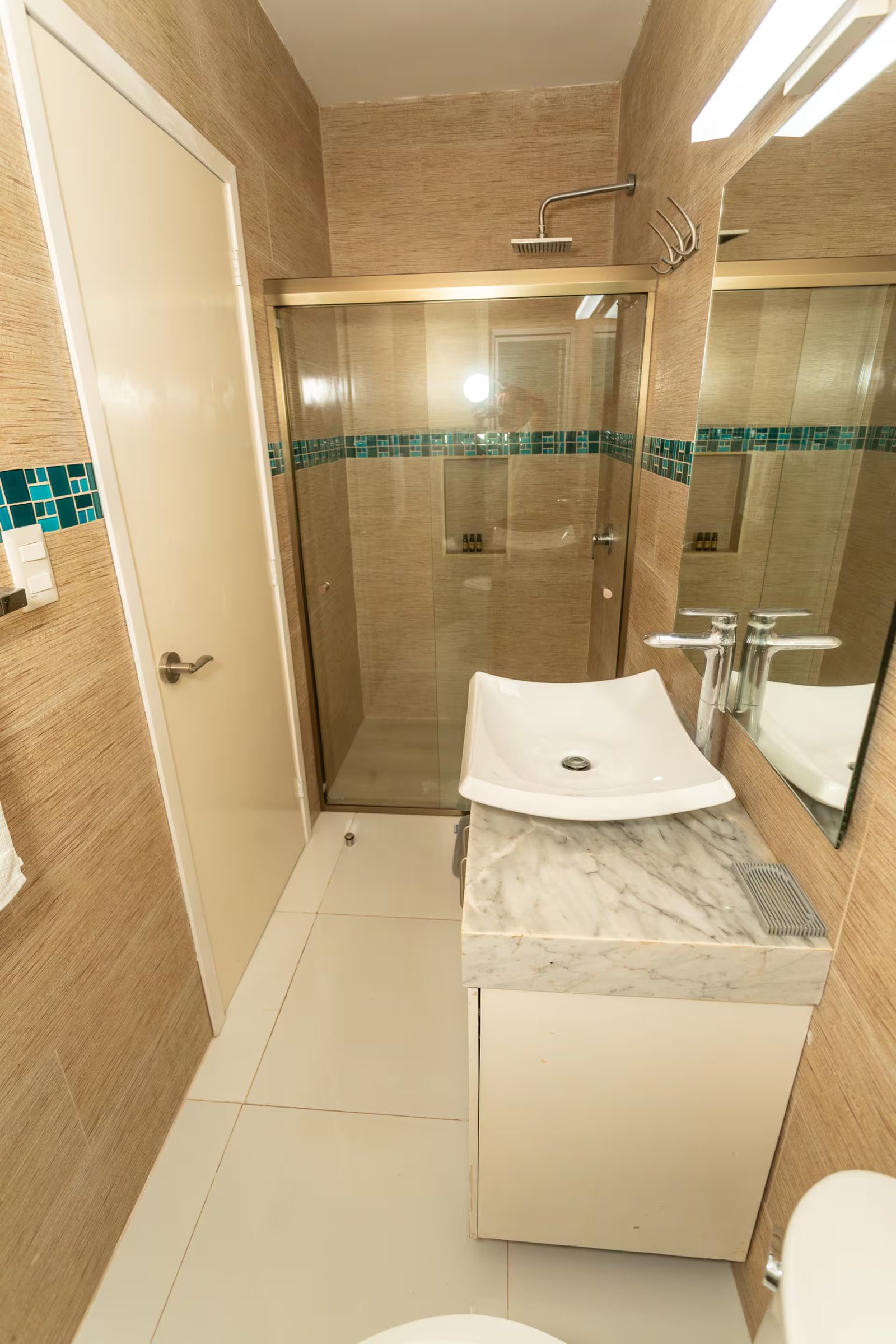 Baño de entrada
